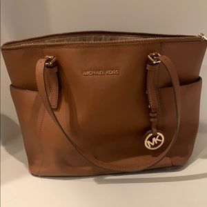 Michael Kors purse/medium tote